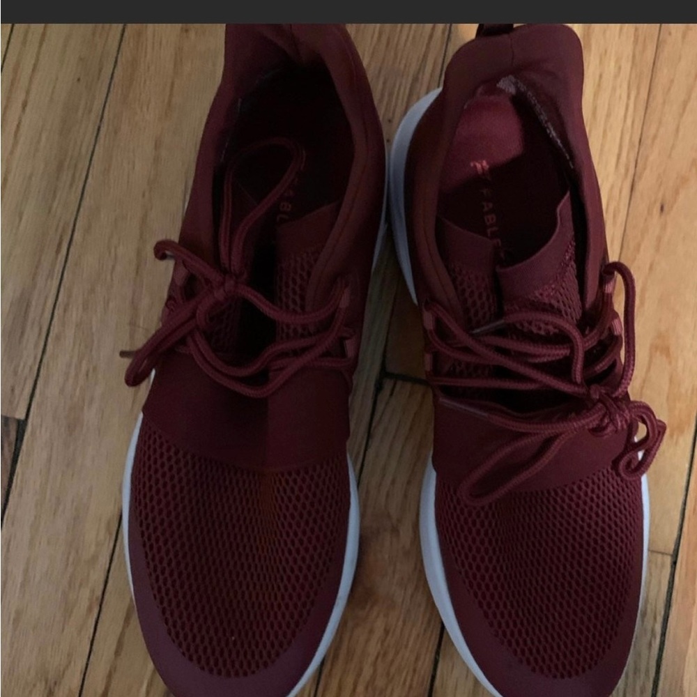 Fabletics Sneaker